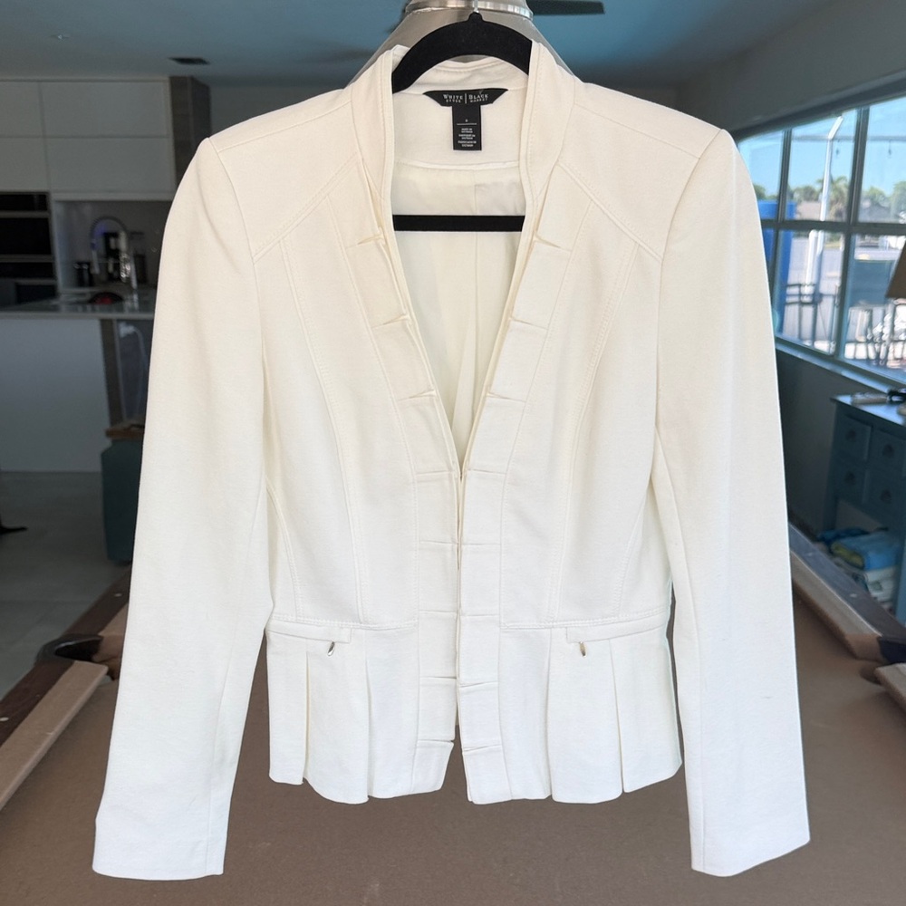 White House Black Market Women's Cream Blazer